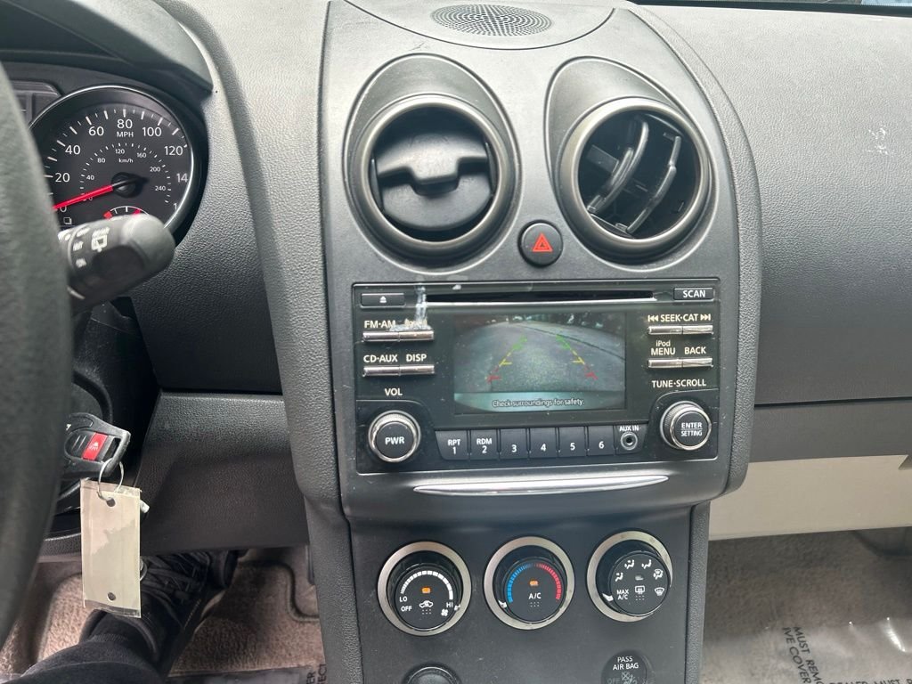 Used 2015 Gray Nissan S image 18
