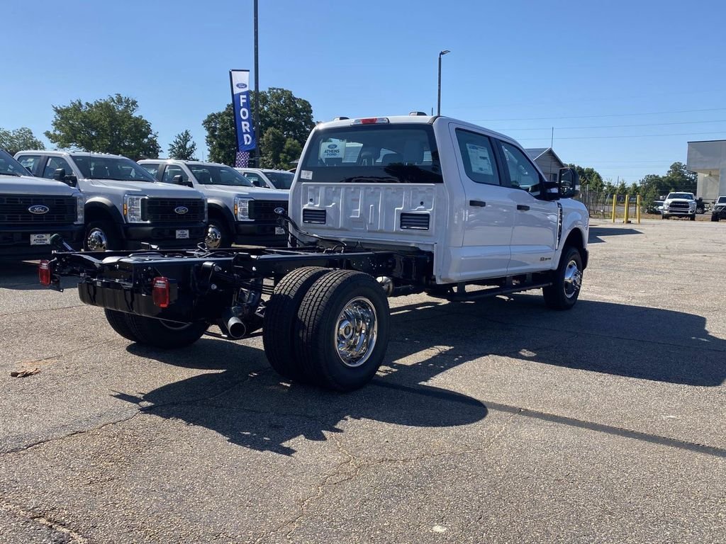 New 2026 White Ford F350 4X4 CRW CC image 3