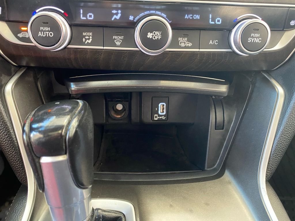 Used 2019  Honda EX-L image 29