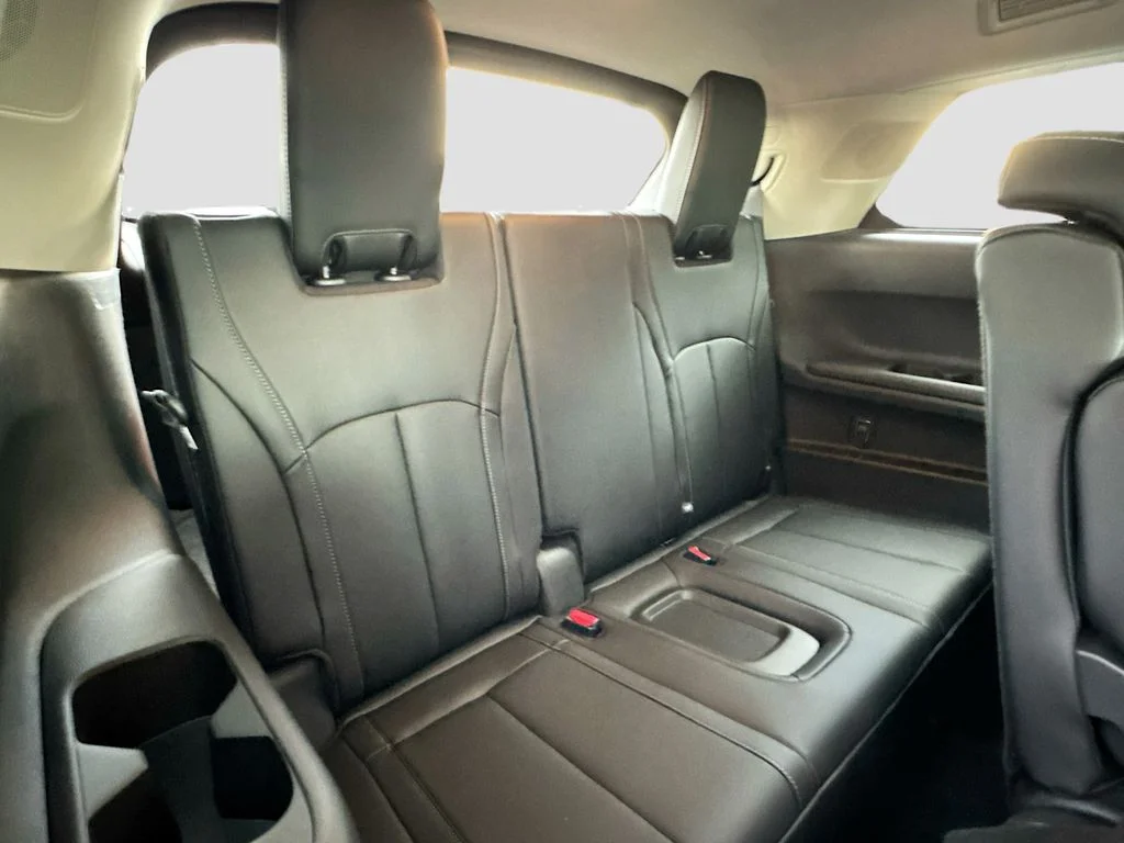 Certified Used 2026 White INFINITI LUXE image 30