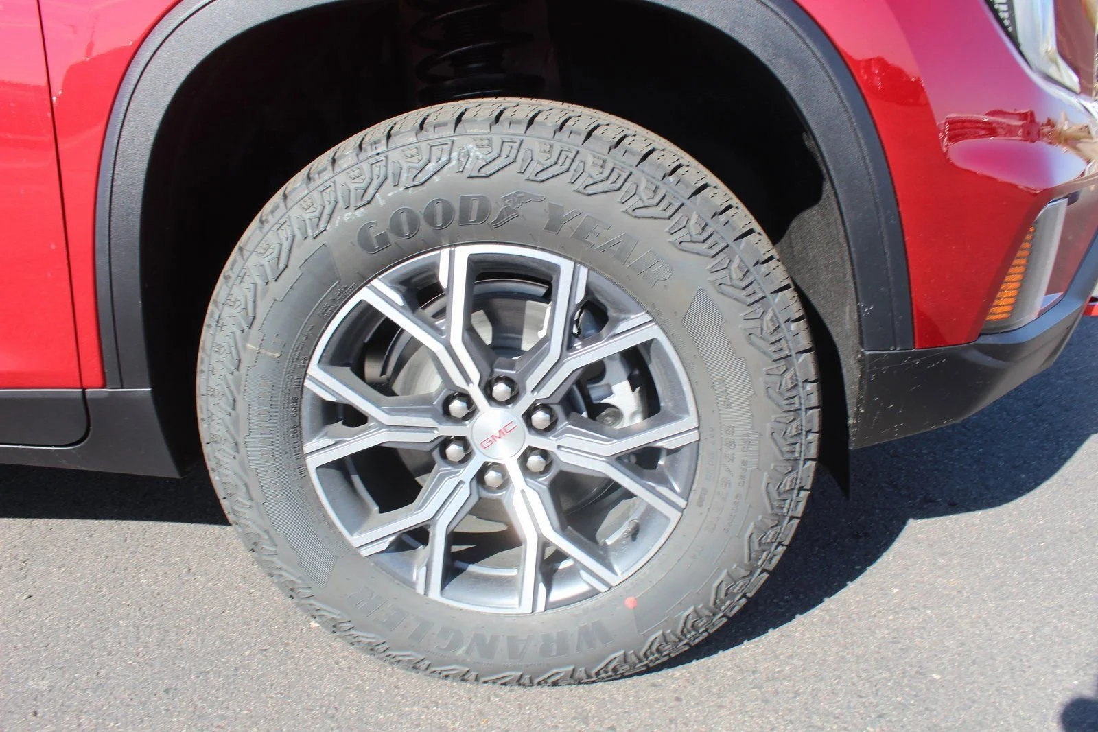 2026 GMC Acadia AT4 - Photo 8