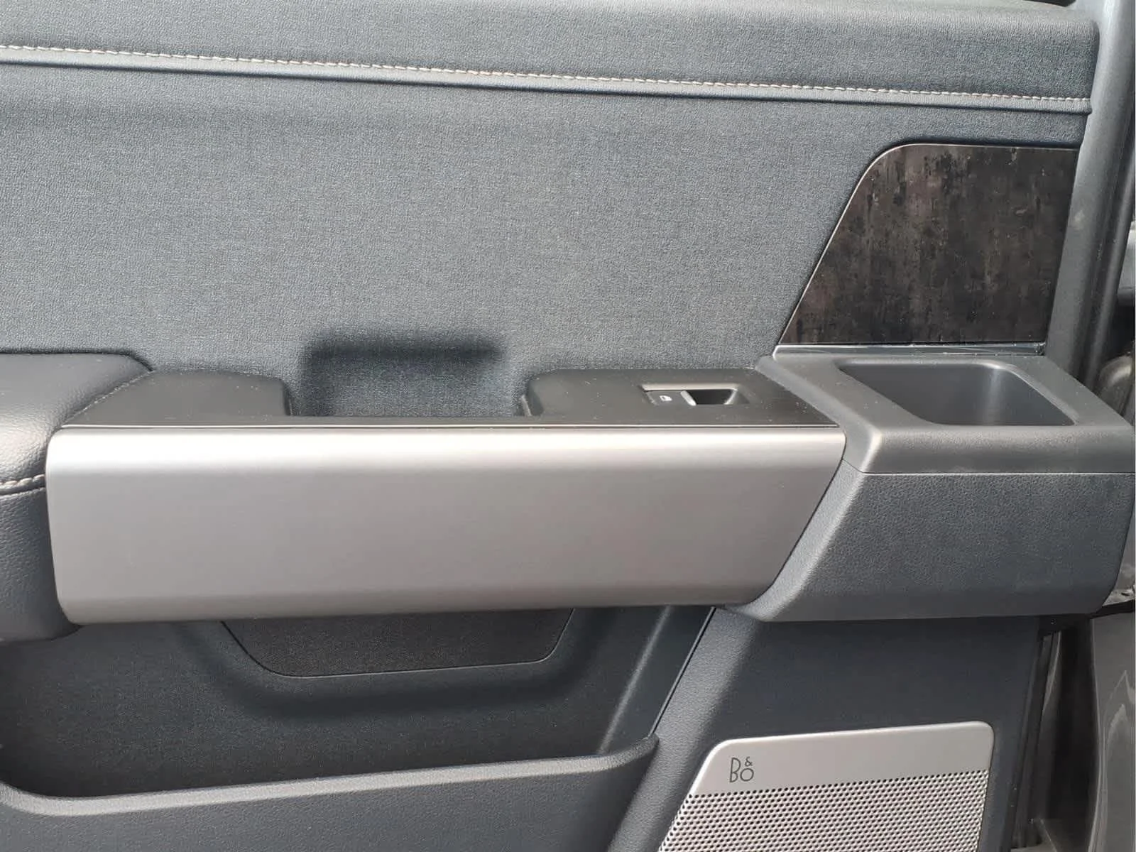 Used 2024 Carbonized Gray Metallic Ford LARIAT image 28