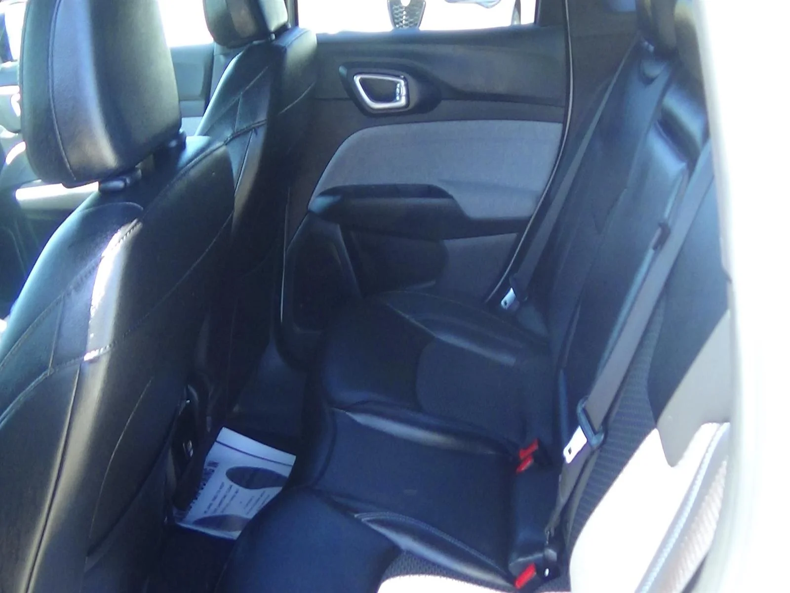 Certified Used 2025 Bright White Clear Coat (pw7) Jeep Latitude image 13