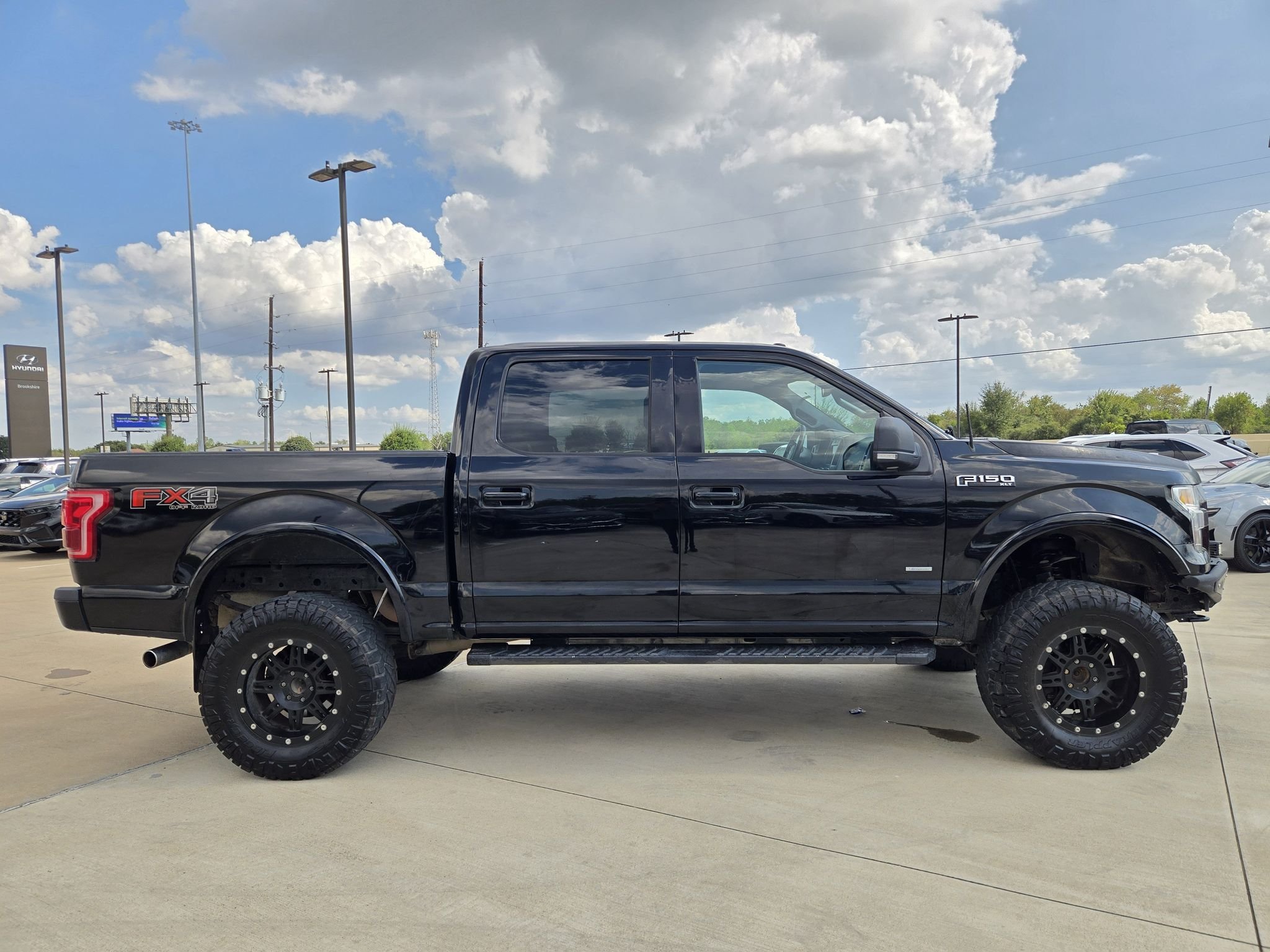 Used 2017 Shadow Black Ford XLT image 5