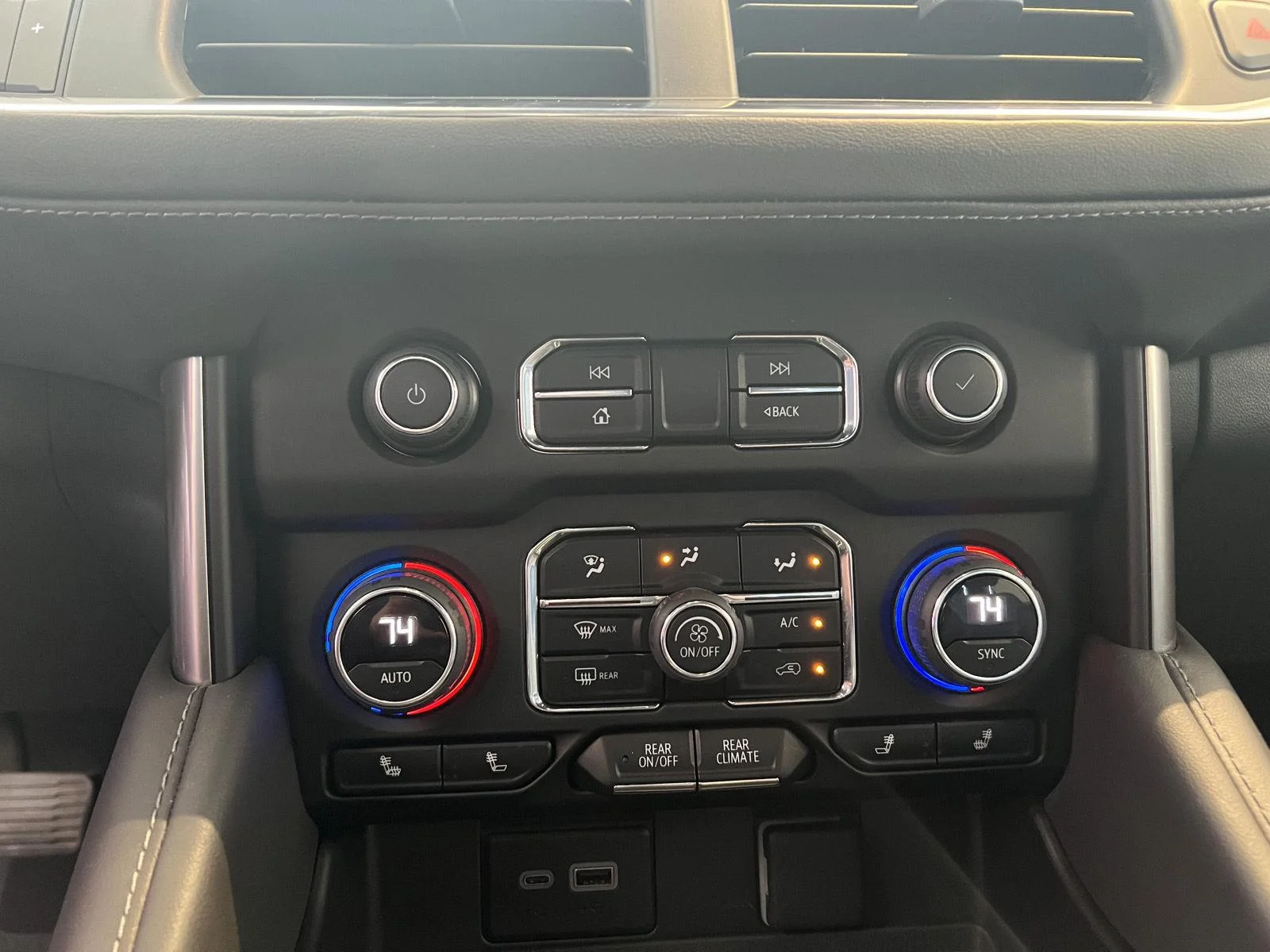 Used 2023 SILVER SAGE METALLIC Chevrolet LT image 25