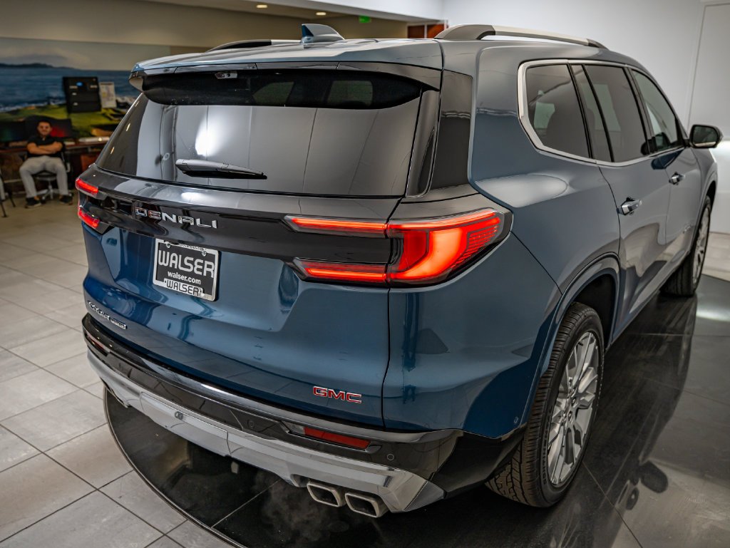 2024 GMC Acadia Denali - Photo 16