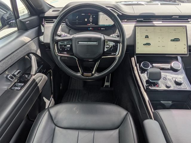 Used 2023 Black Land Rover SE Dynamic image 16