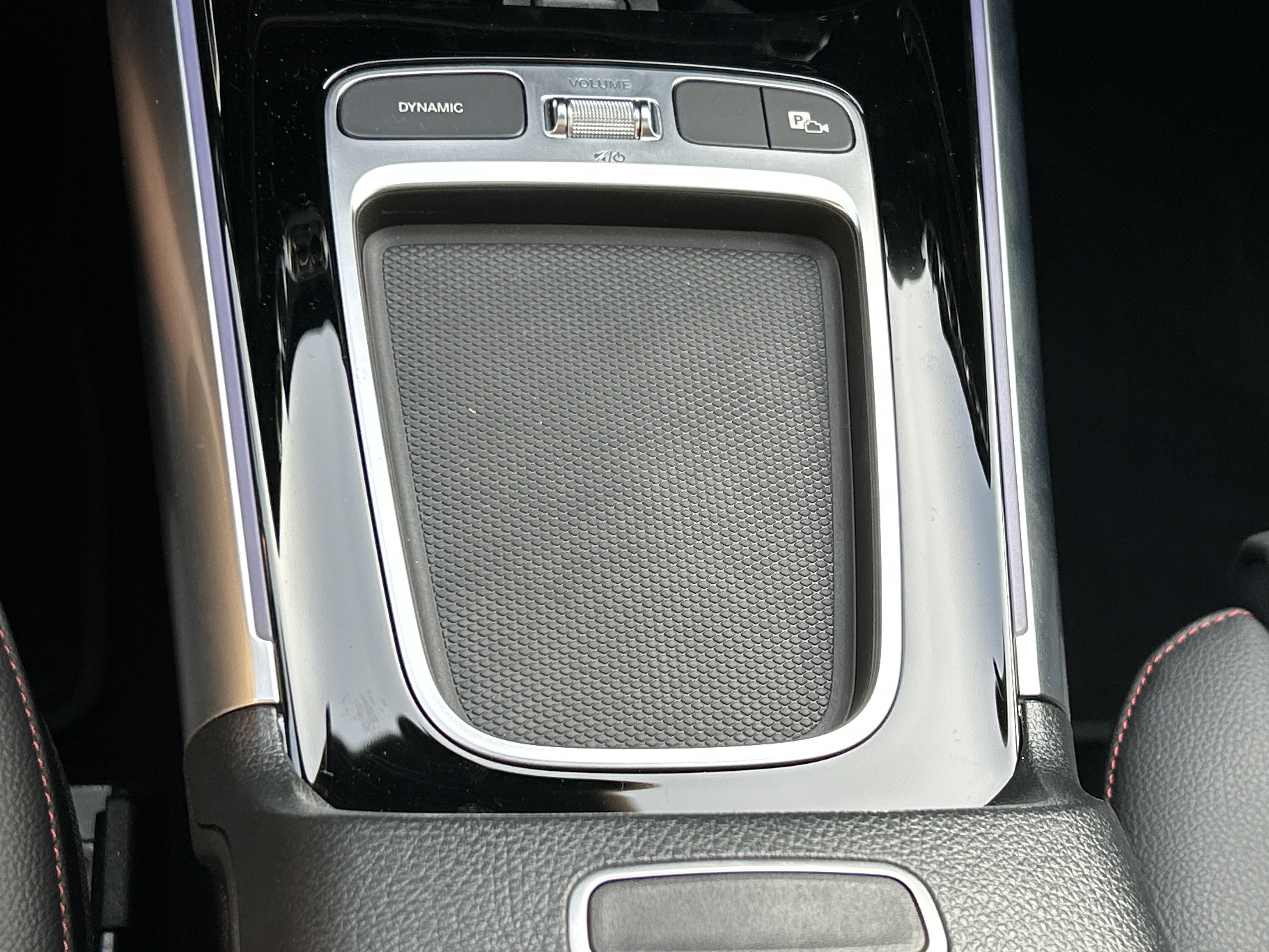 Certified Used 2024 Digital White Metallic Mercedes-Benz GLA 250 SUV image 35