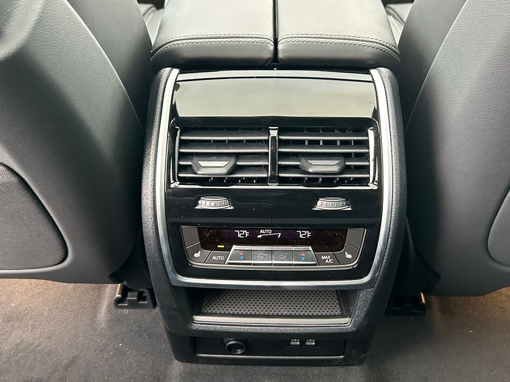 New 2026 Dravit Grey Metallic BMW xDrive40i image 33