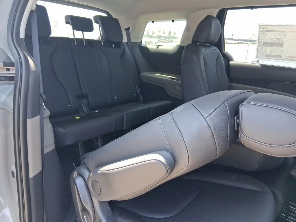 New 2027 White Kia EX image 19