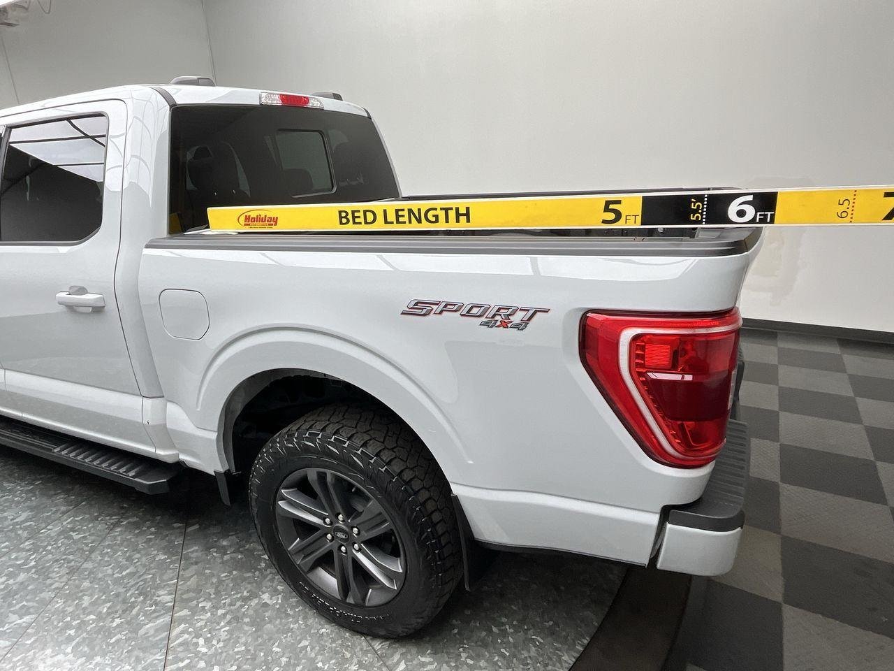 Used 2023 Avalanche Gray Ford XLT image 31