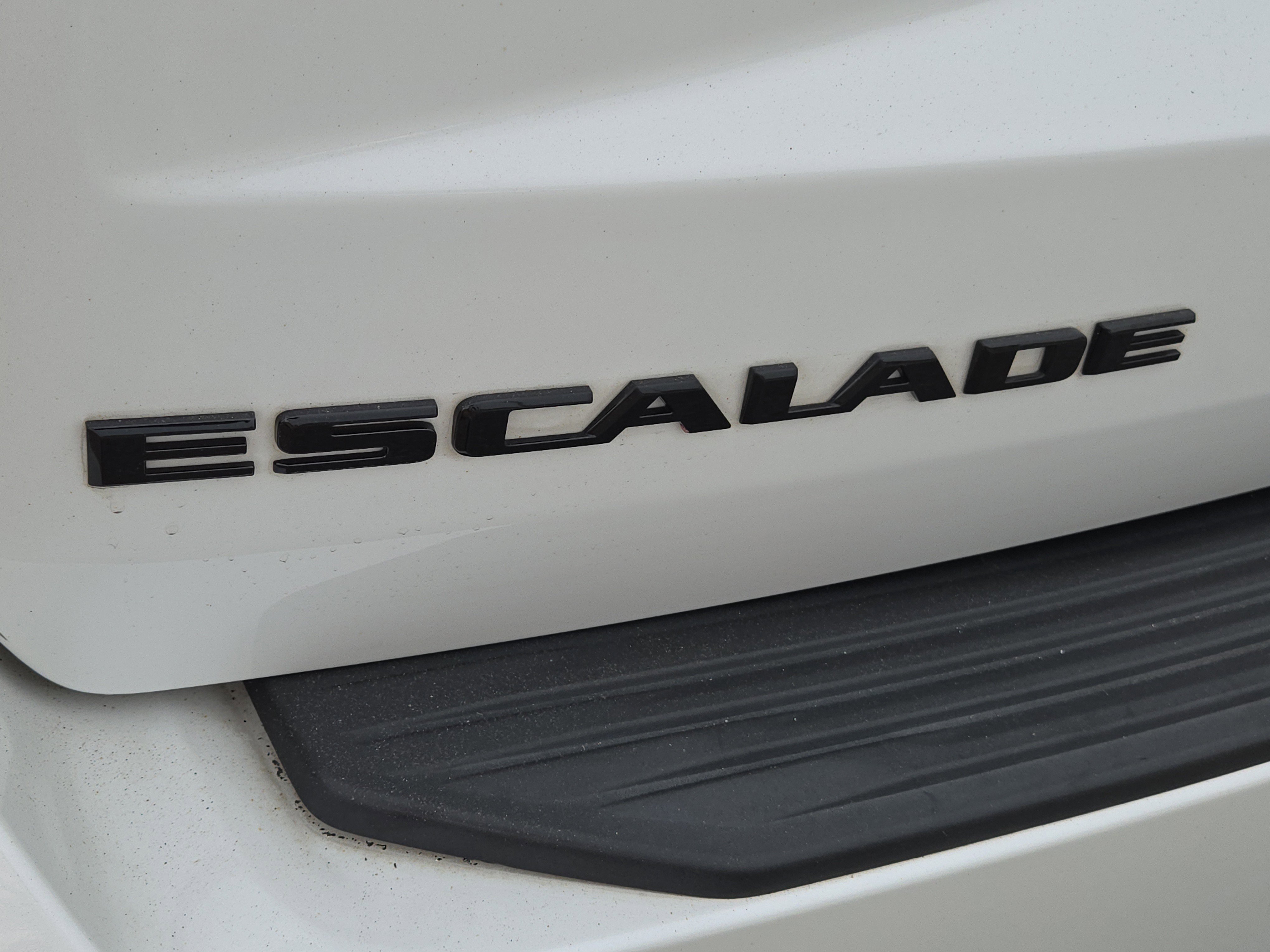 Used 2022 Crystal White Tricoat Cadillac Sport Platinum image 14