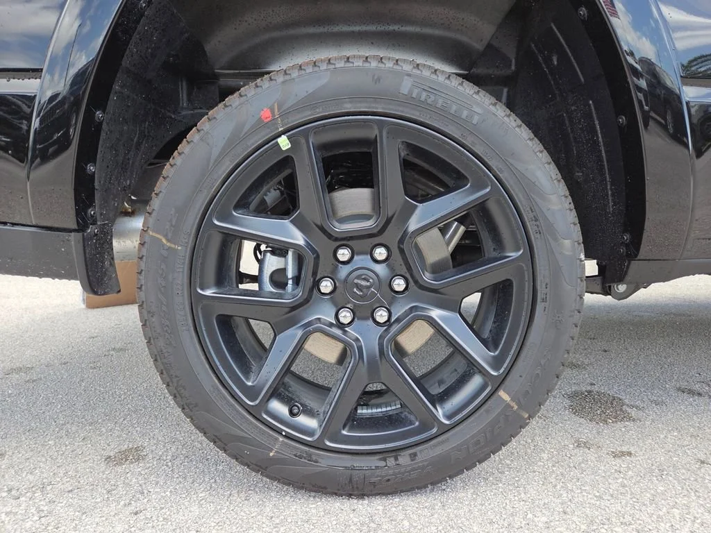 New 2026 Diamond Black Crystal Pearl-Coat Exterior Paint RAM Laramie image 19