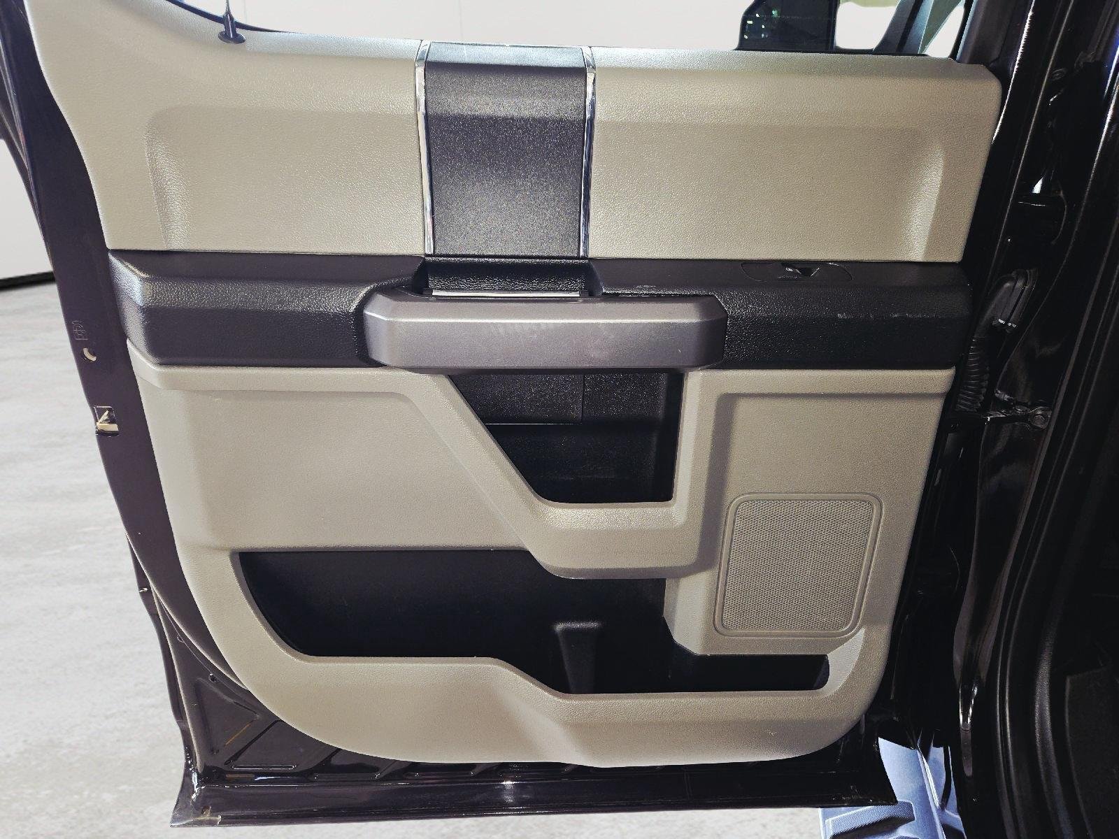Used 2019 Agate Black Ford XLT image 54