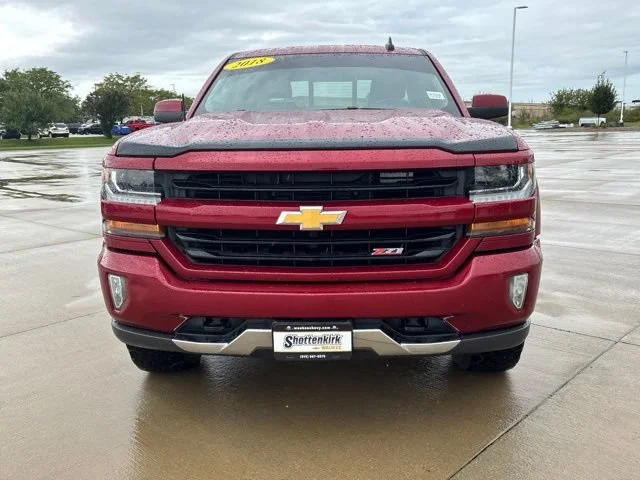 Used 2018 CAJUN RED TINTCOAT Chevrolet LT image 3