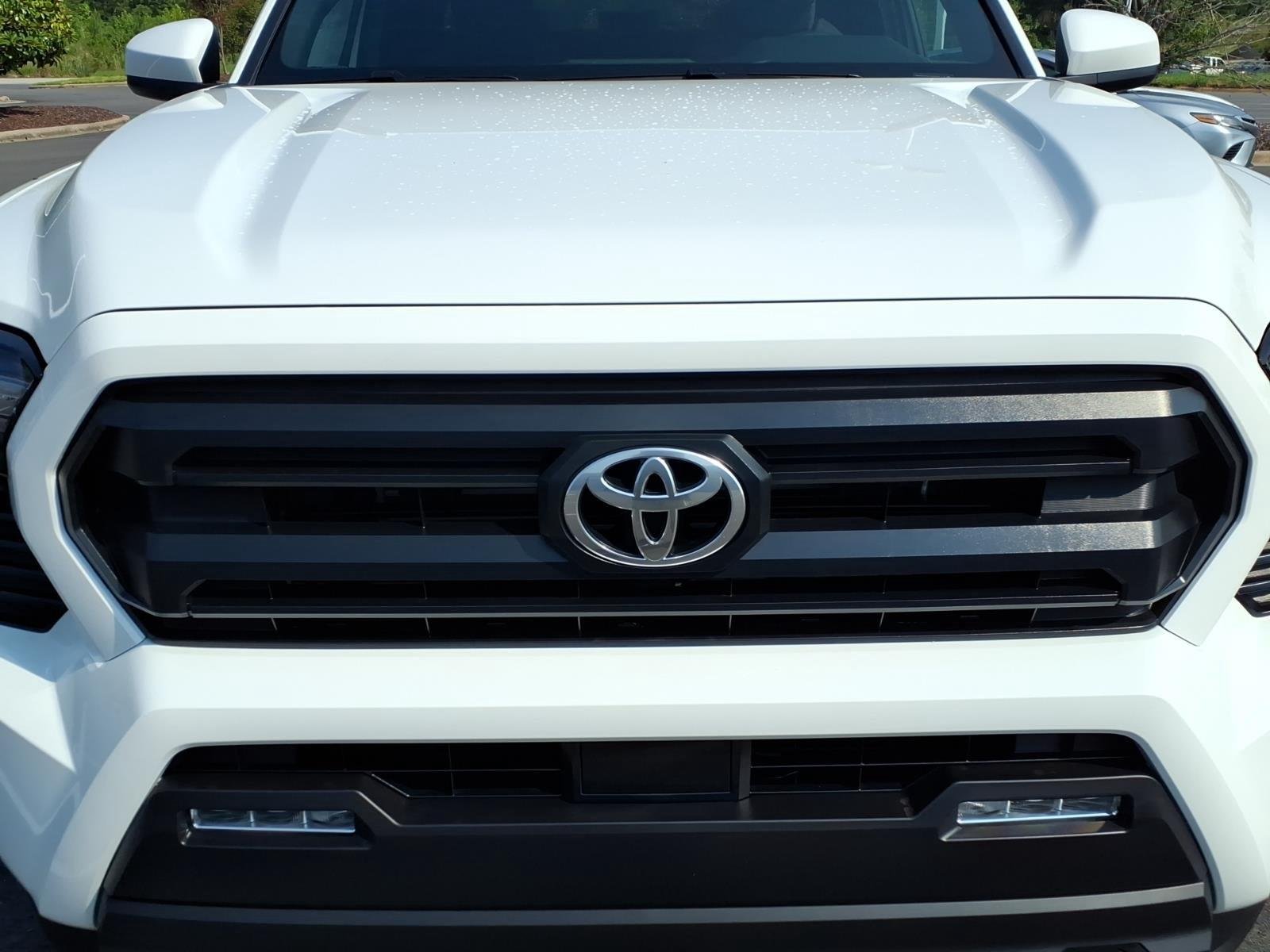 New 2026 Ice Cap Toyota SR5 image 13