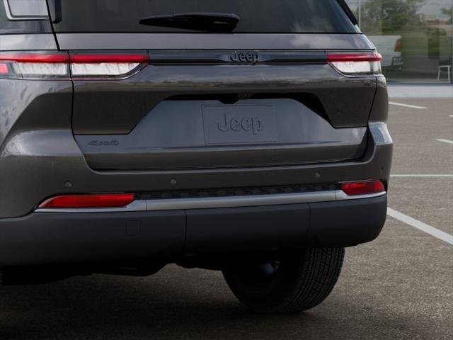 New 2026 Baltic Gray Metallic Clear-Coat Exterior Paint Jeep Altitude image 39