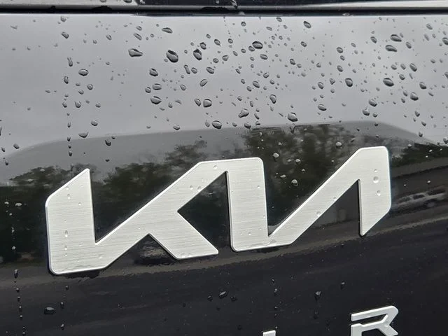 Used 2025 Black Kia S image 20
