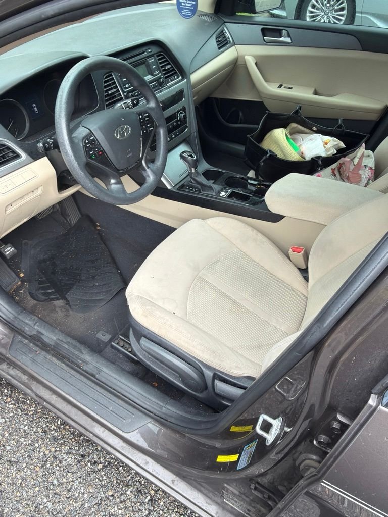 Used 2017 Brown Hyundai Base image 6