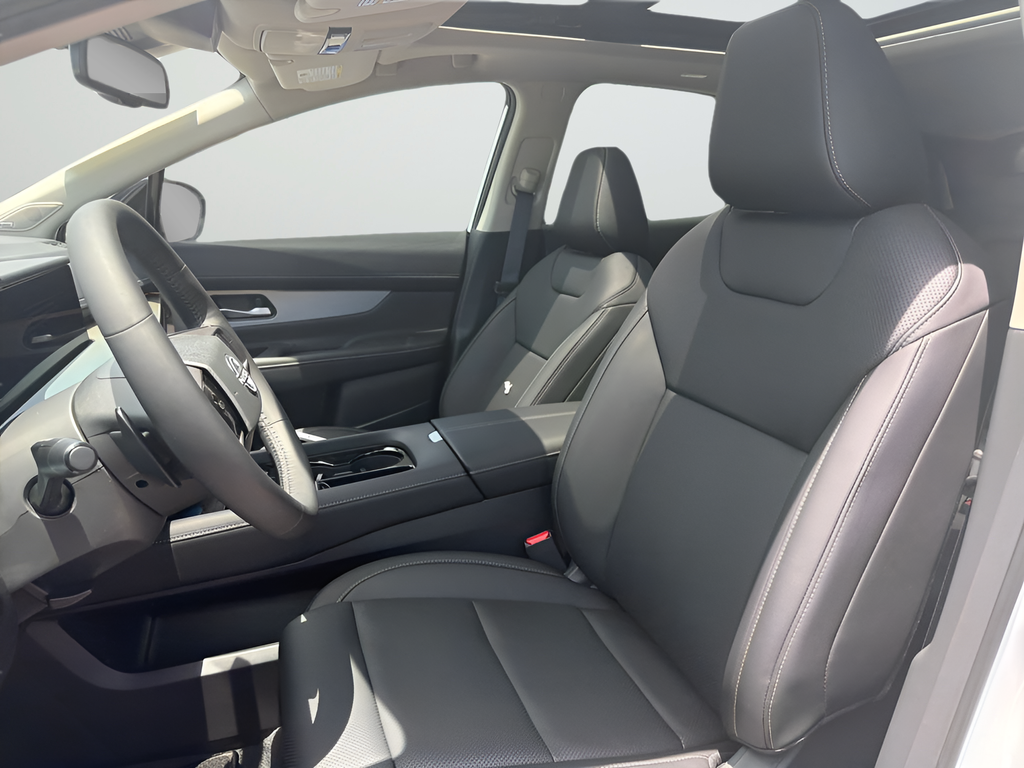 New 2026 White Nissan SL image 18