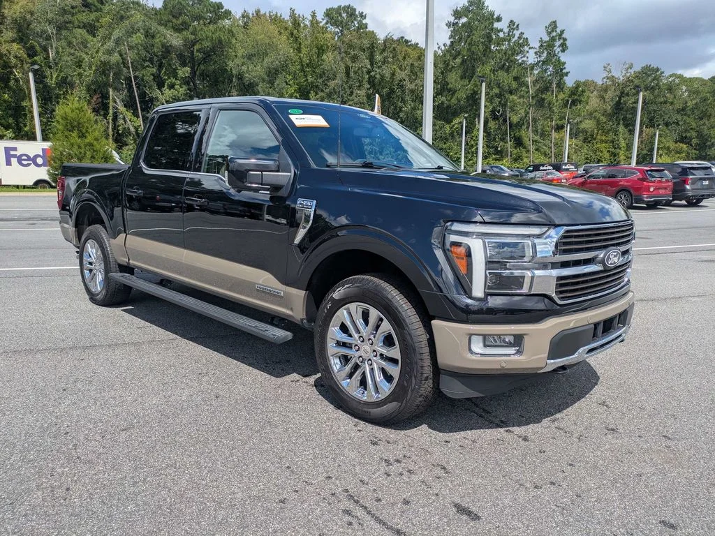 Used 2025 Agate Black Metallic Ford King Ranch image 2