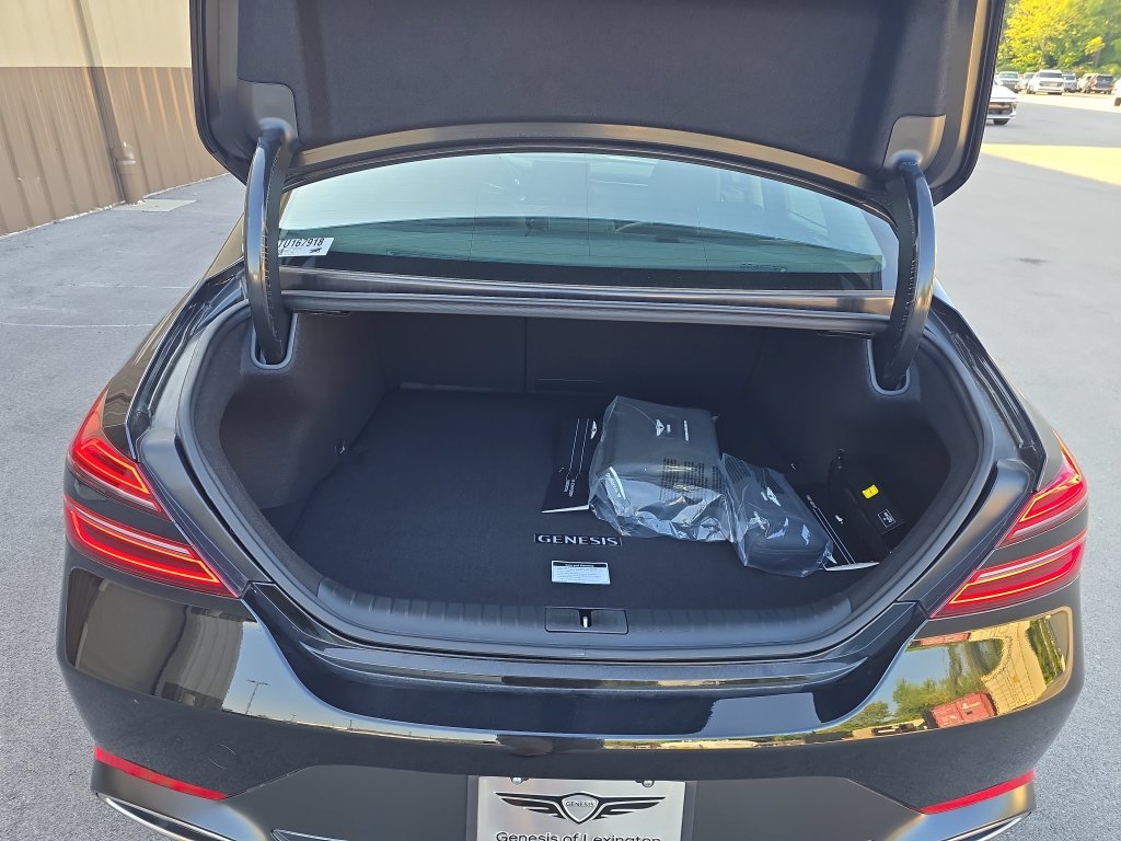 2026 GENESIS G70 Standard - Photo 9
