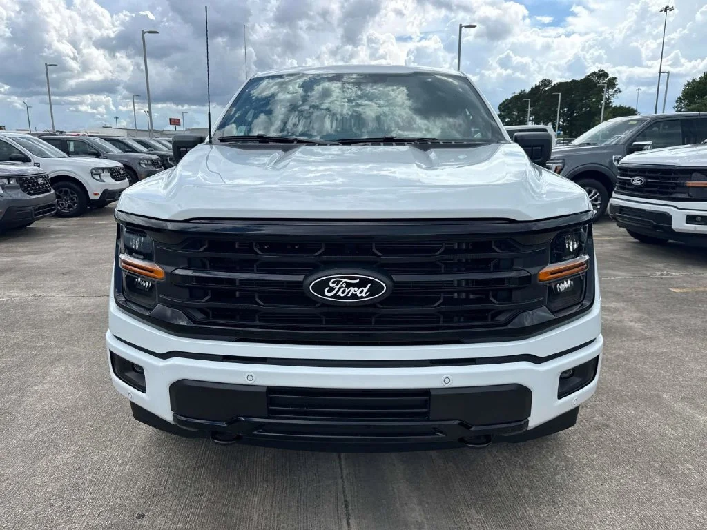 New 2026 White Ford XLT image 2