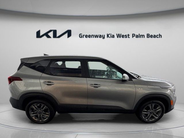 Used 2022 Gray Kia LX image 8