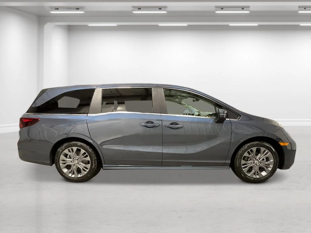 New 2026 Smoke Blue Pearl Honda Touring image 6
