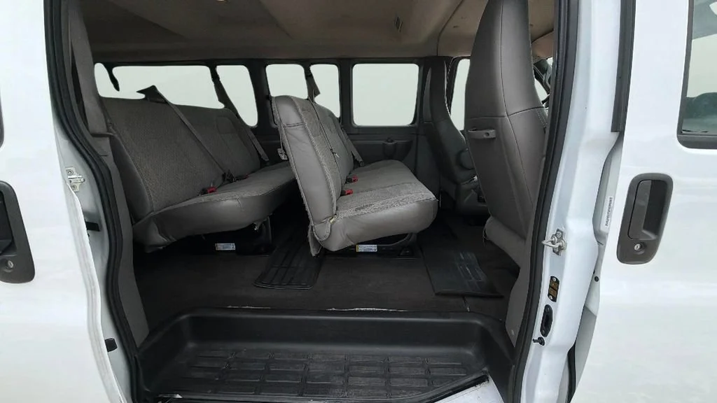 Used 2025 Summit White Chevrolet 1LT image 28