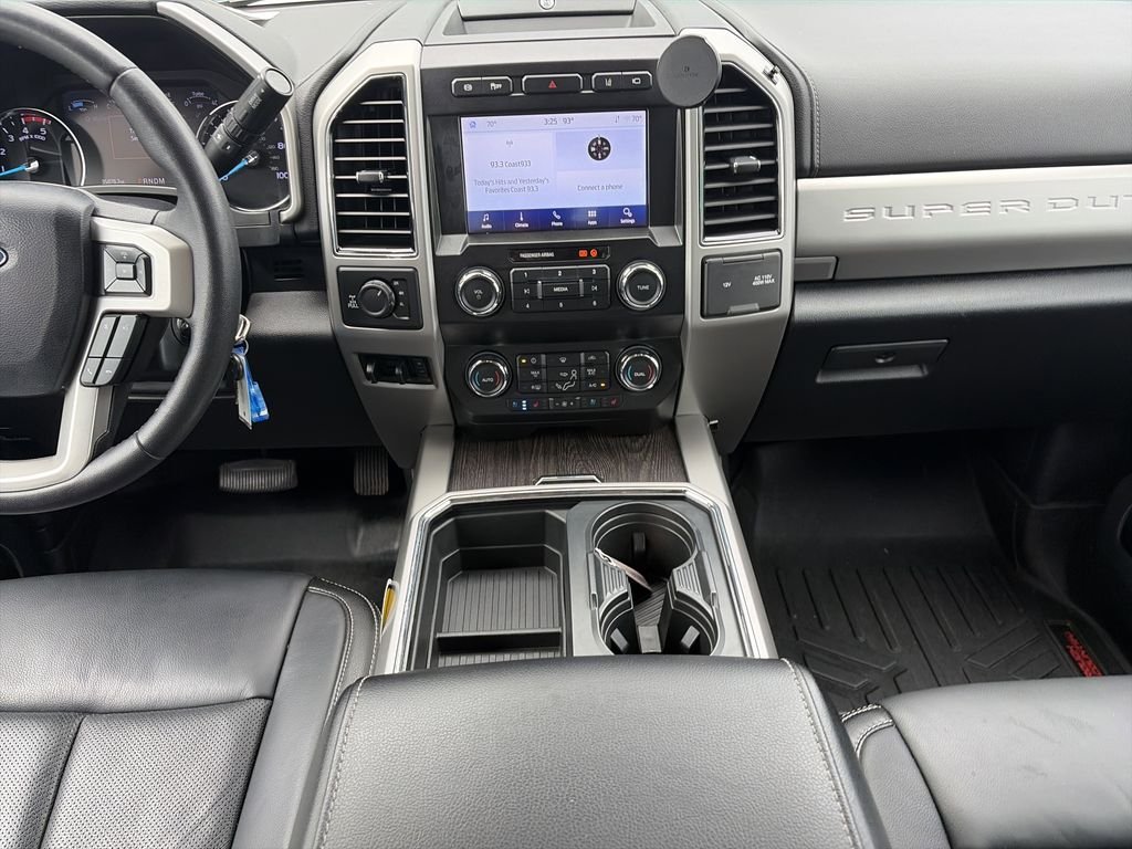 Used 2020 White Ford Lariat image 16