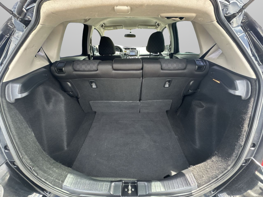 Used 2015  Honda LX image 32