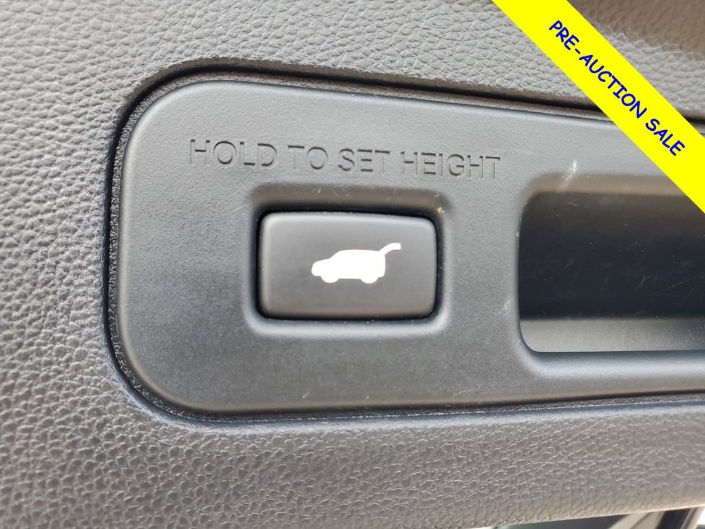 Used 2024 Silver Acura 3.5L image 9
