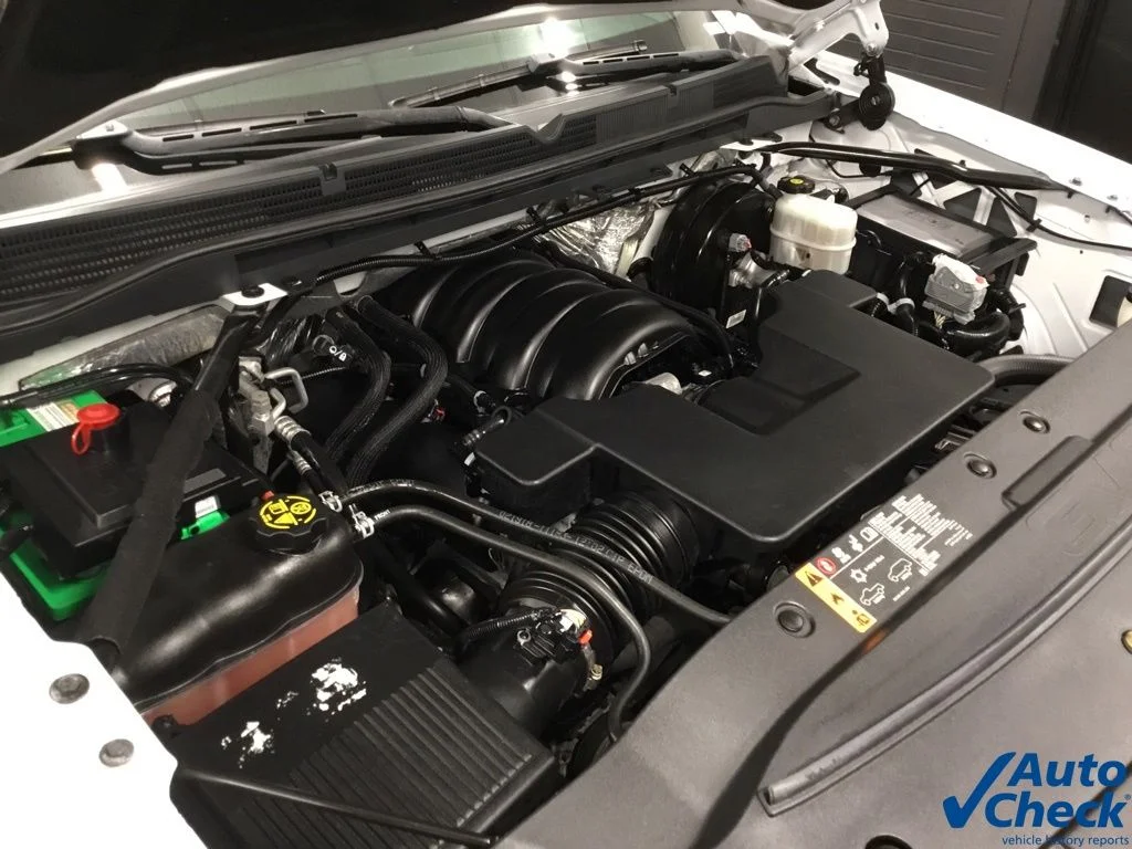 Used 2018 White GMC Base image 35
