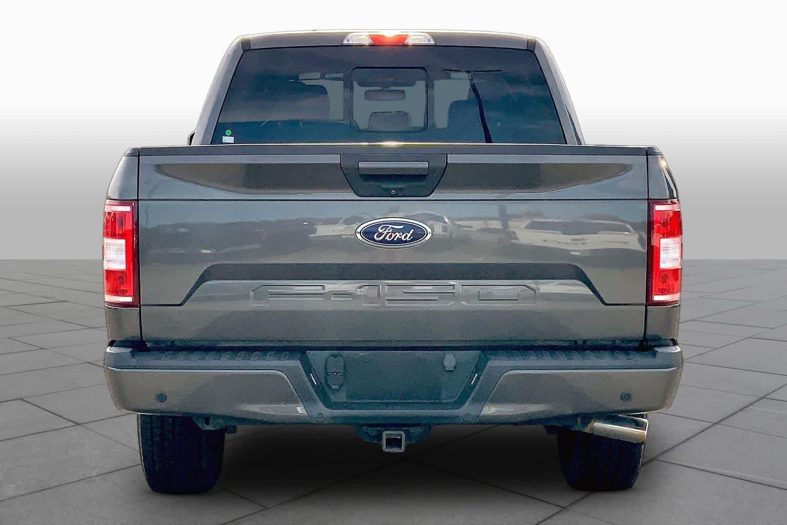 Used 2018 Magnetic Metallic Ford XLT image 5