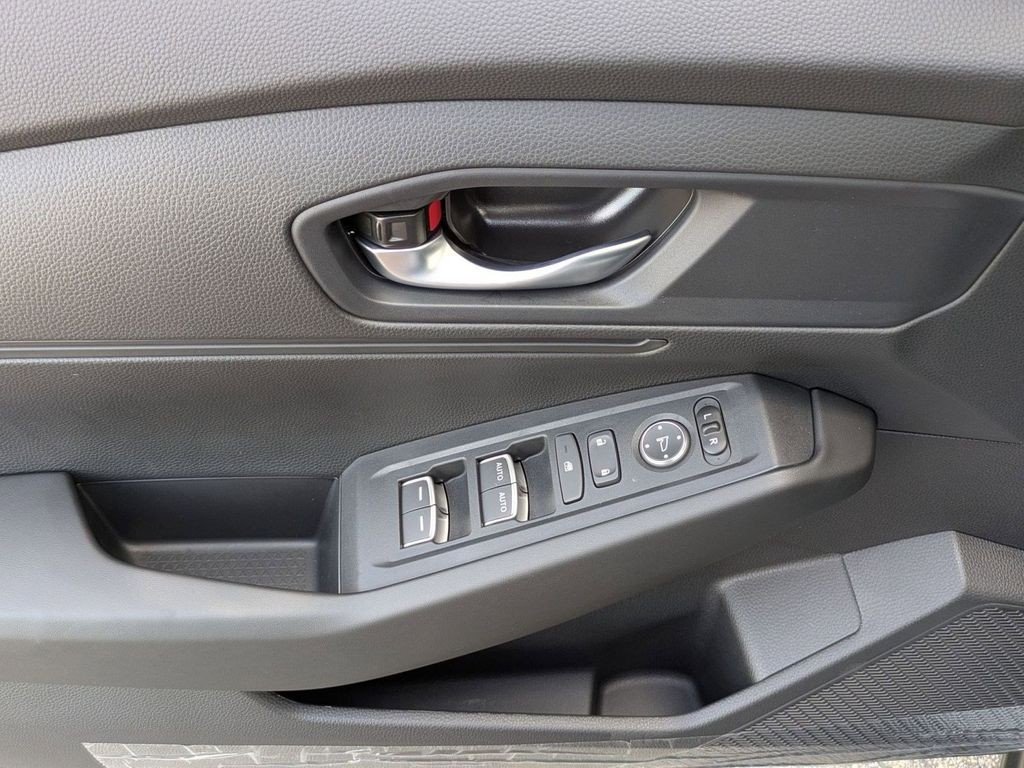 2025 Honda Accord LX - Photo 9