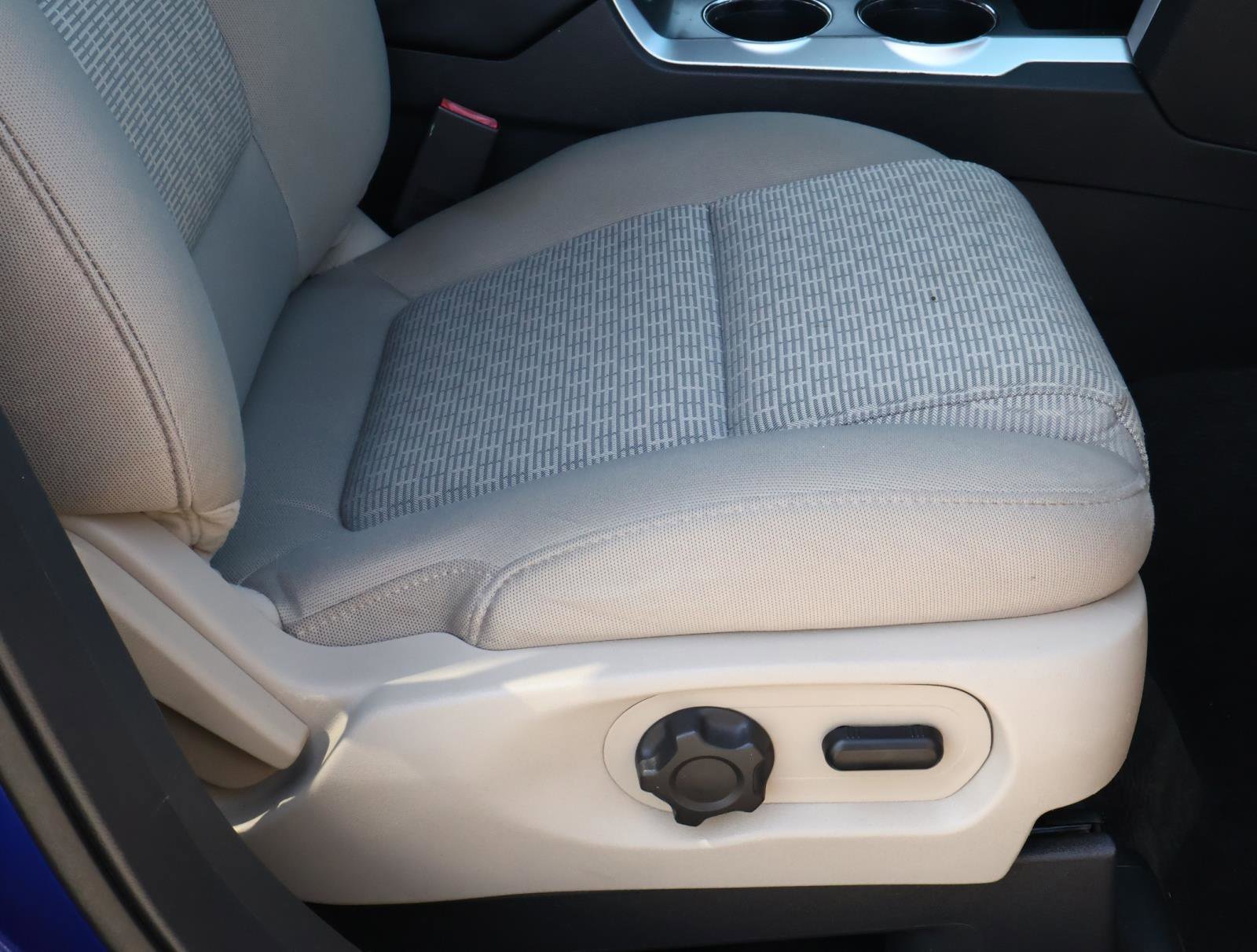 2013 Ford Explorer XLT - Photo 17