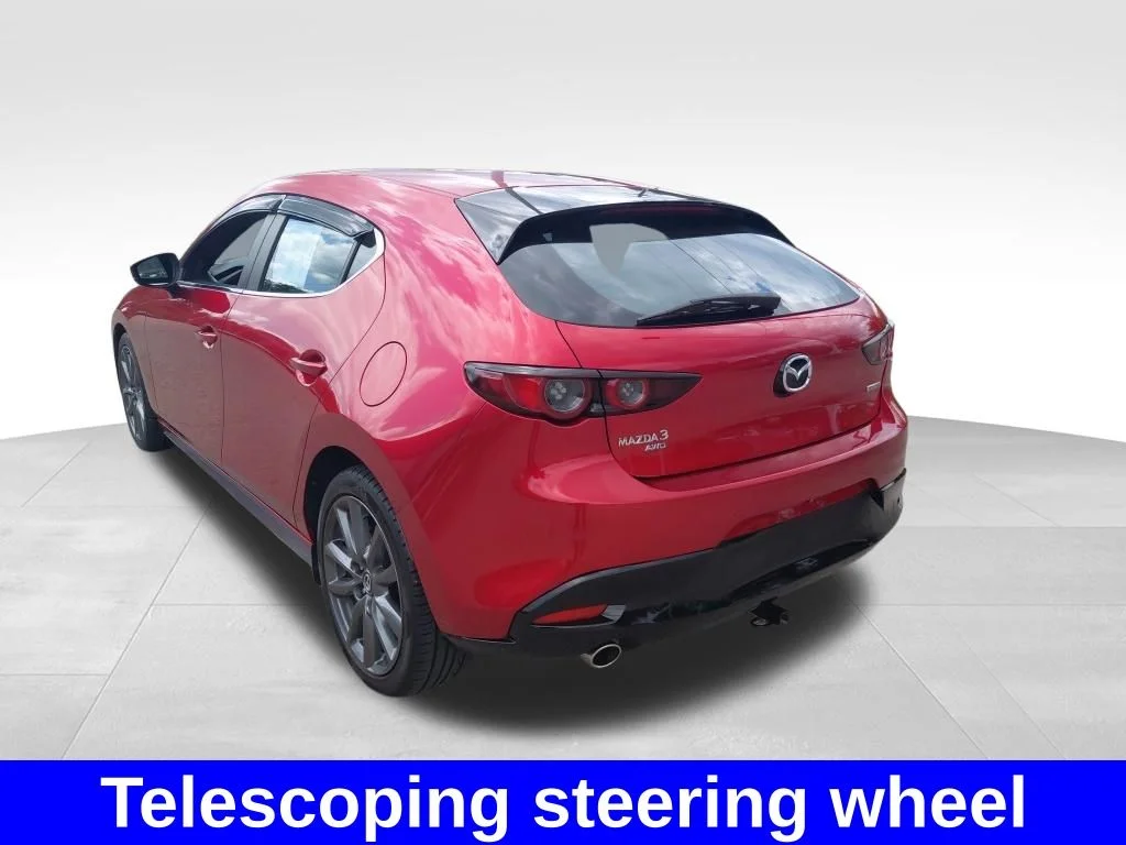 Used 2021 Red Mazda Select image 17