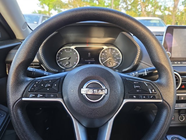 Used 2024 Gray Nissan SV image 18