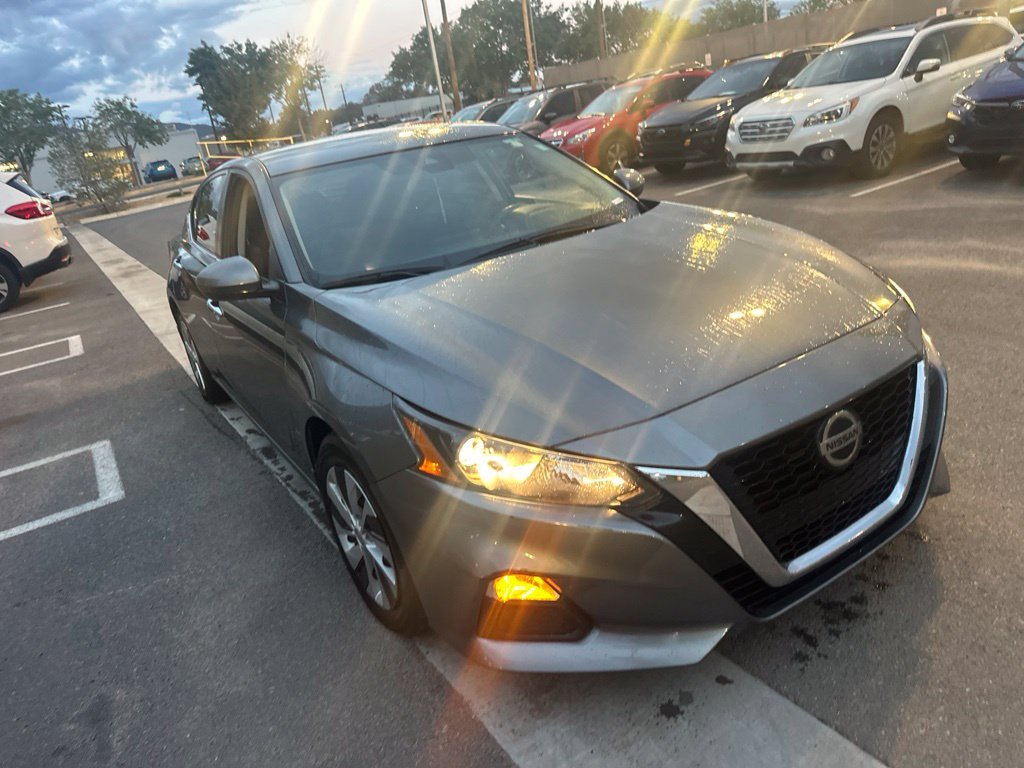 Used 2022 Gray Nissan 2.5 S image 3