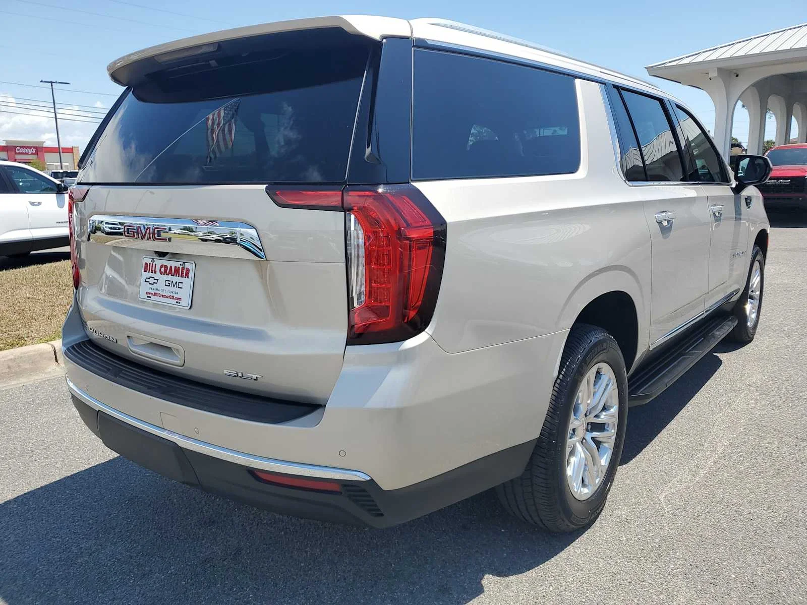 Used 2023 Pearl Beige Metallic GMC SLT image 6