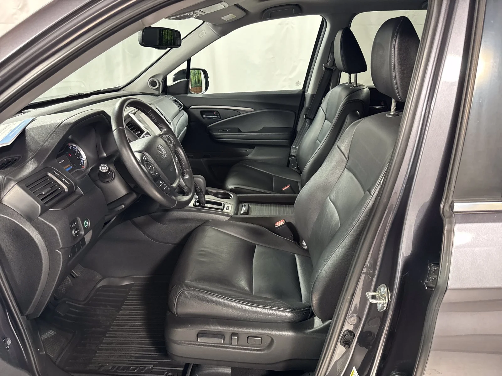 Used 2018 Modern Steel Metallic Honda EX-L image 3