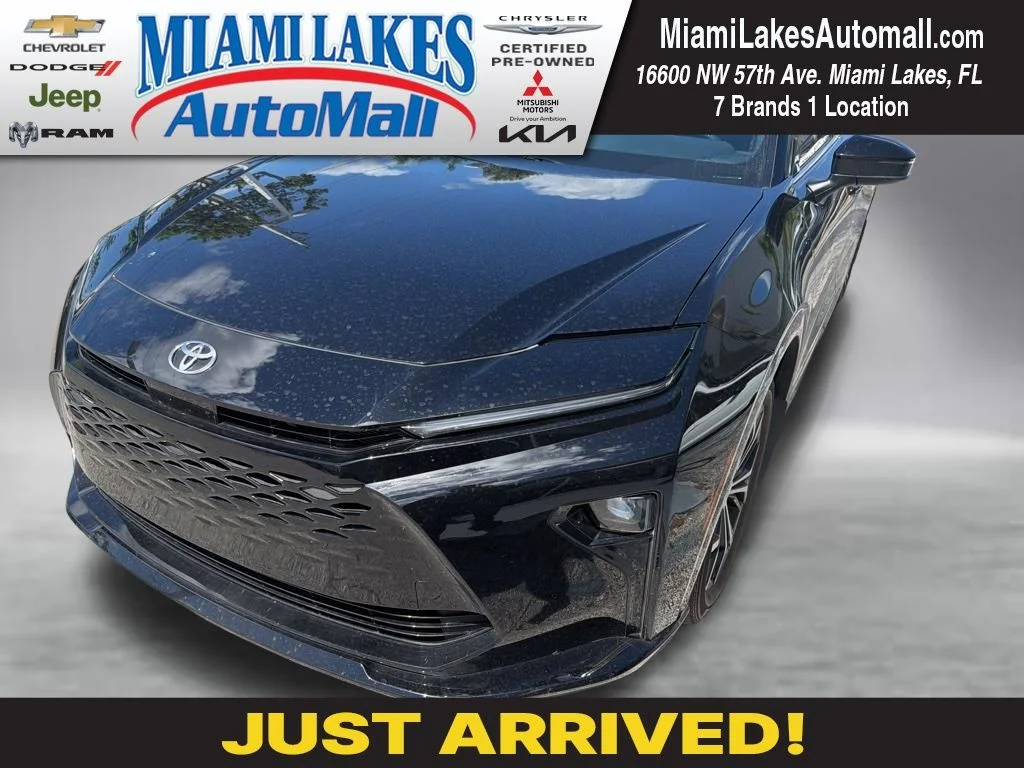 Used 2025 Black Toyota XLE image 1
