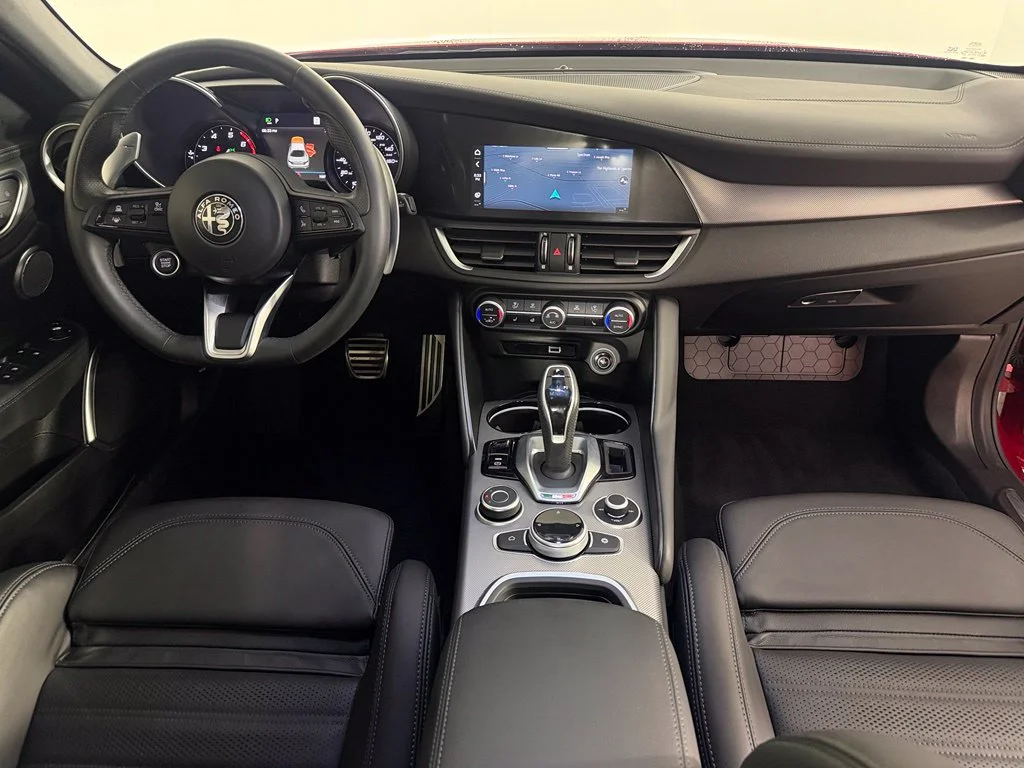 Certified Used 2023  Alfa Romeo Veloce image 13