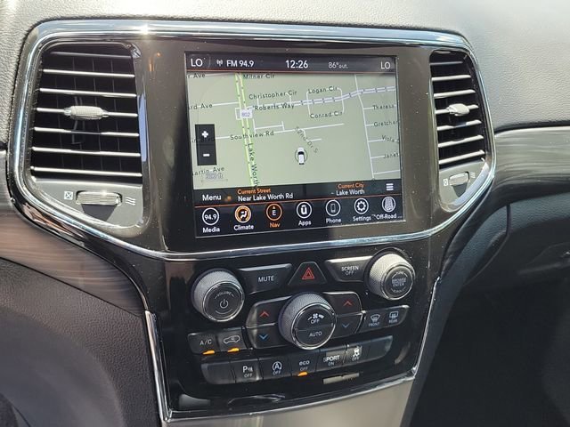 Used 2022 White Jeep Laredo E image 27