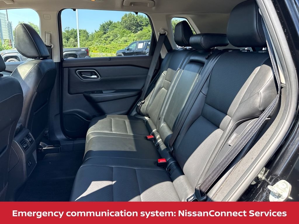 Used 2021 Super Black Nissan SV premium w/heated seats & panoramic roof image 17