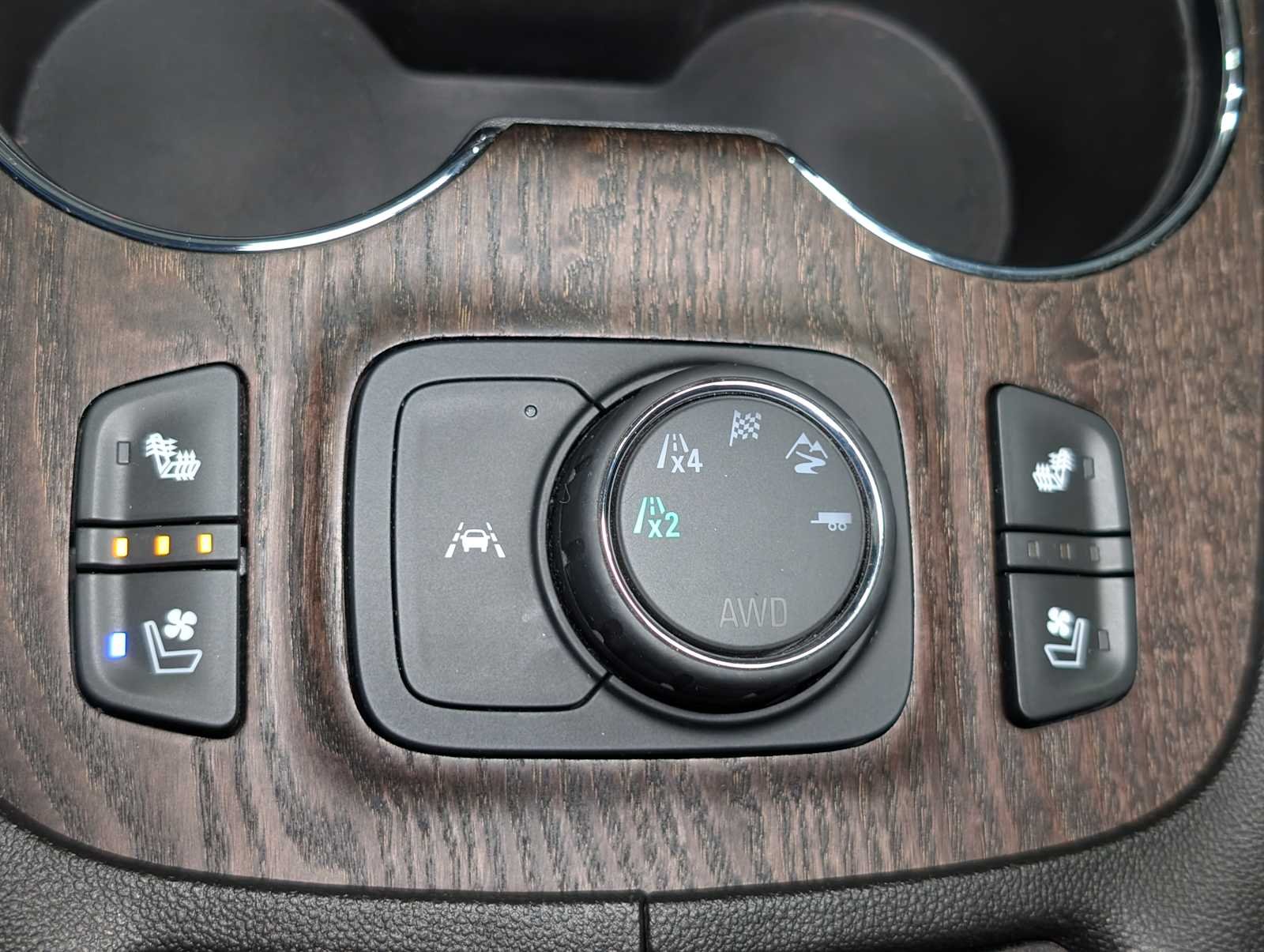 Used 2023 Volcanic Red Tintcoat GMC Denali image 29