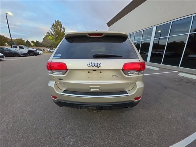 Used 2015 Beige Jeep Limited image 9