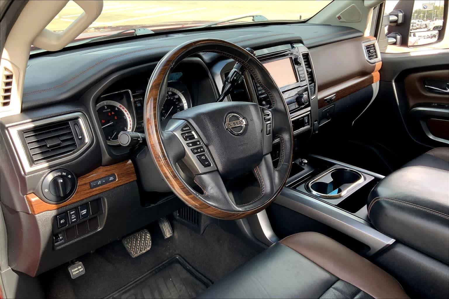 Used 2016  Nissan Platinum Reserve image 16