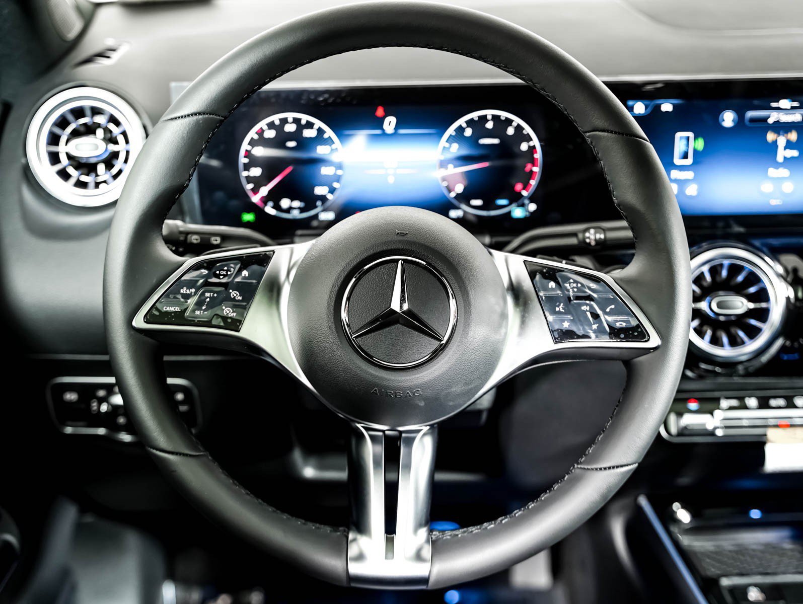 New 2026 Night Black Mercedes-Benz GLA 250 image 15